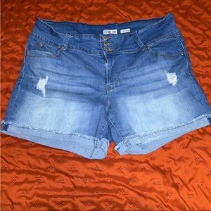 Plus size Butt Lifting Shorts! 18W